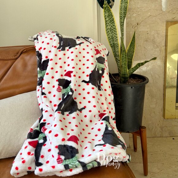 Pickle and Dot Labrador Polka Dot Throw - Picture 4 of 4